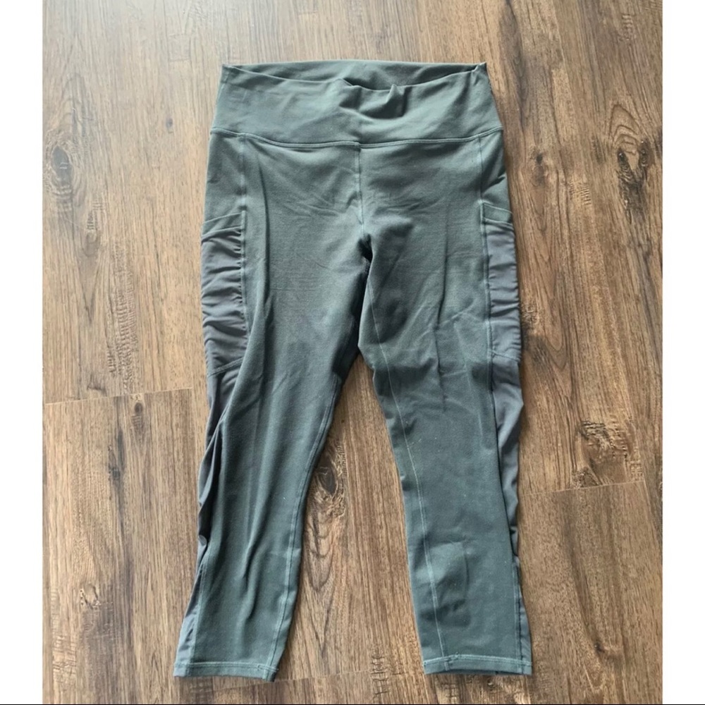 FABLETICS MILA HIGH-WAISTED POCKET CAPRI - L